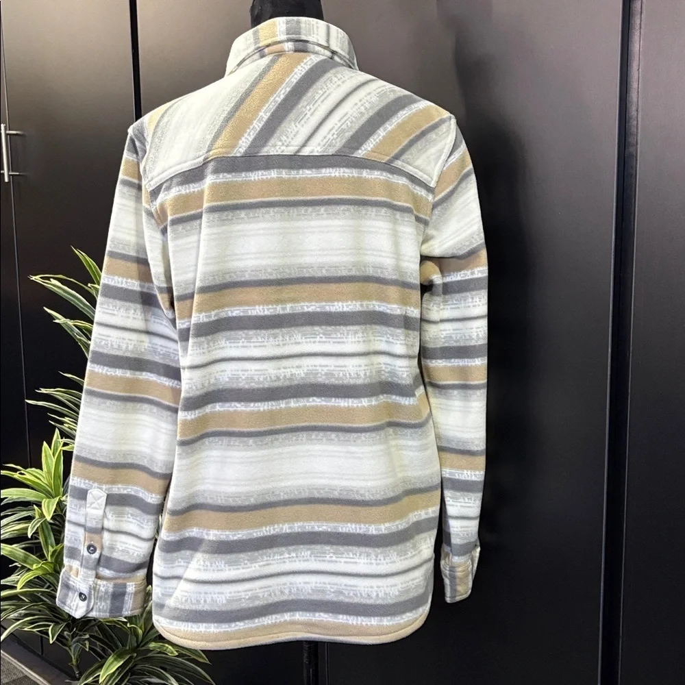 Mountain & Isles Button-Up Soft Fleece Shacket,Warm,chest pockets,eyeglass wipe